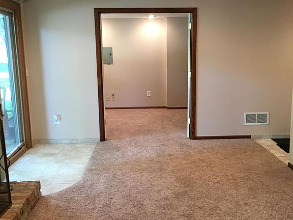 5th image of 9634 Hampshire Ln