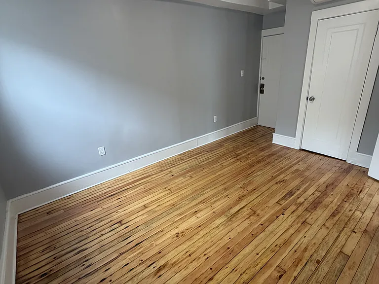 2111-2113 Acushnet Ave #1 — Photo 4