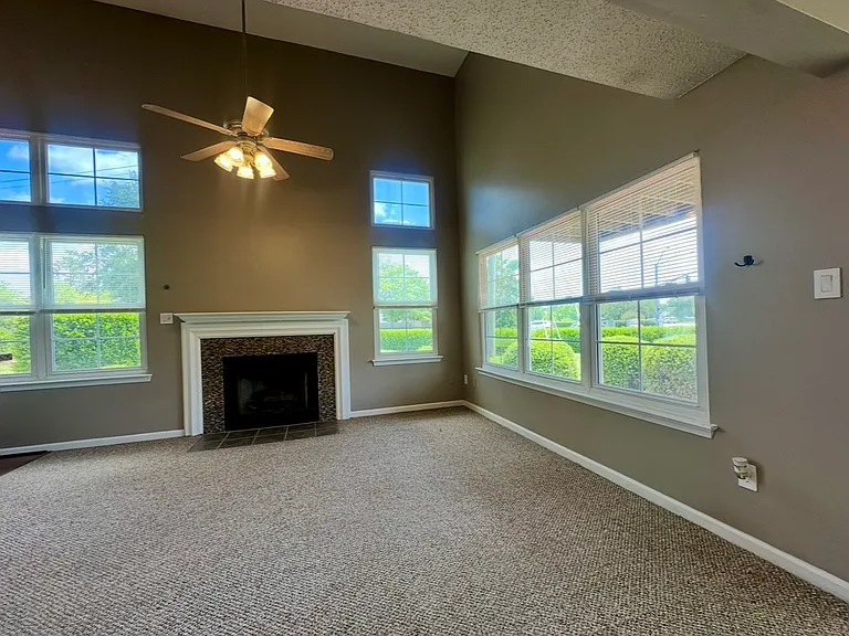 4044 Laurel Green Cir — Photo 22