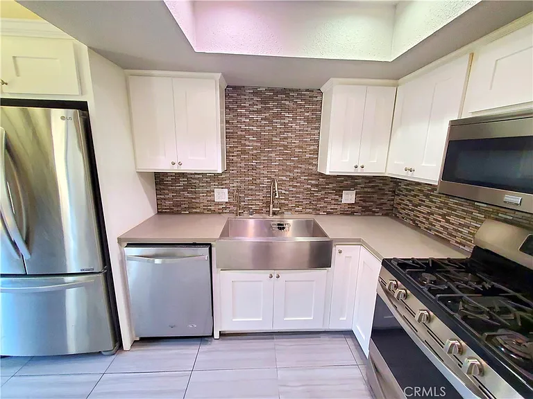 86 S Sierra Madre Blvd #6 — Photo 10