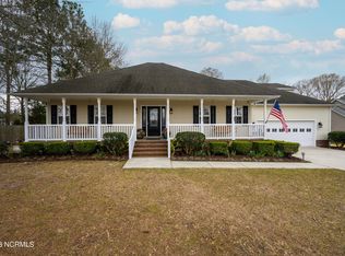101 Longleaf Ln, New Bern, NC 28562