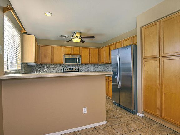 4th image of 12147 W Columbine Dr