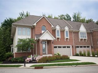 216 Ashbourne Dr, Westlake, OH 44145
