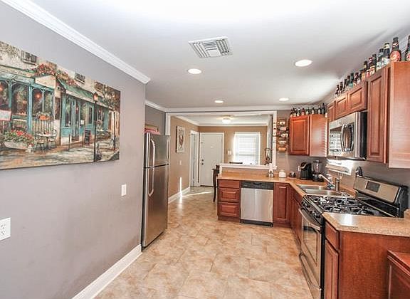 5th image of 1302 Moisant Dr