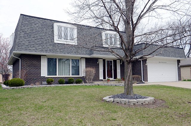 1st image of 18W334 Holly Ave