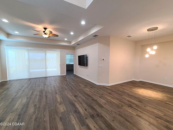 5th image of 639 Landshark Blvd