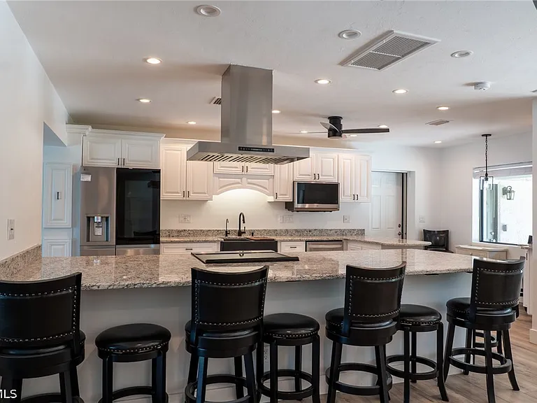 14562 Riverside Dr — Photo 7