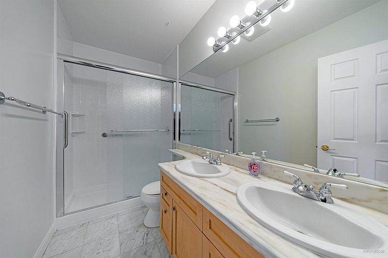 North Vancouver Apartment for rent - 3 Bedrooms — photo 2