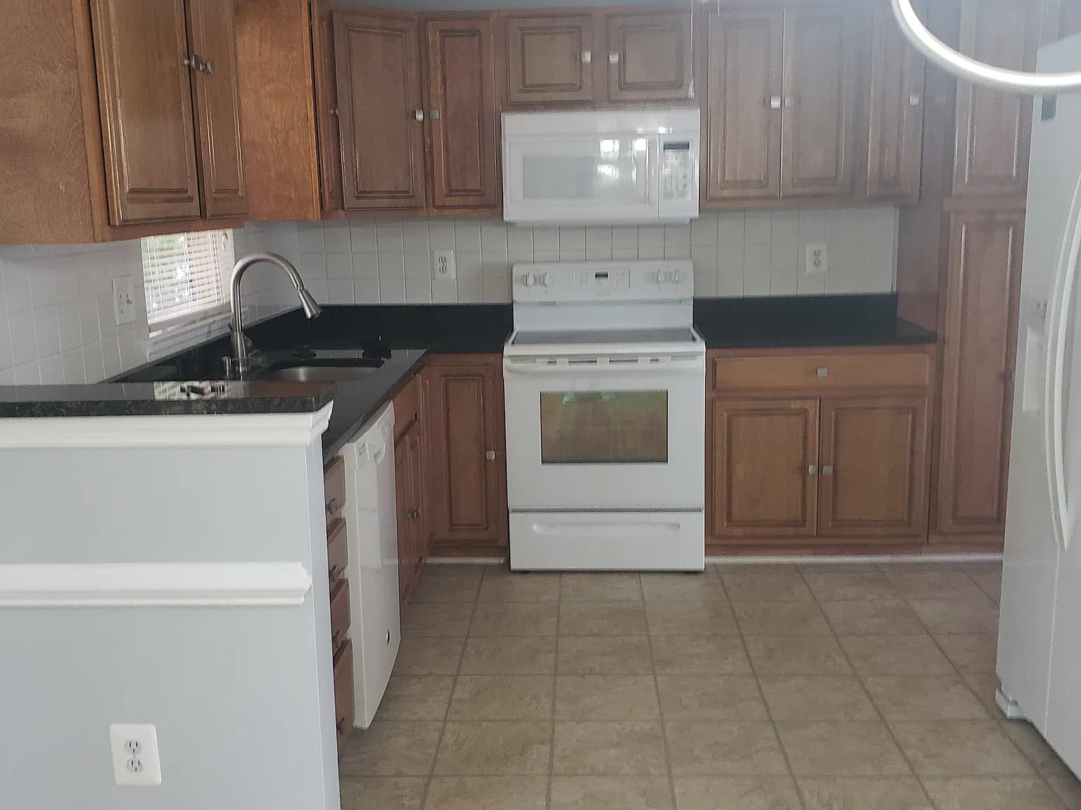 4 bed, 1592 sqft, $2,500 — Photo 2