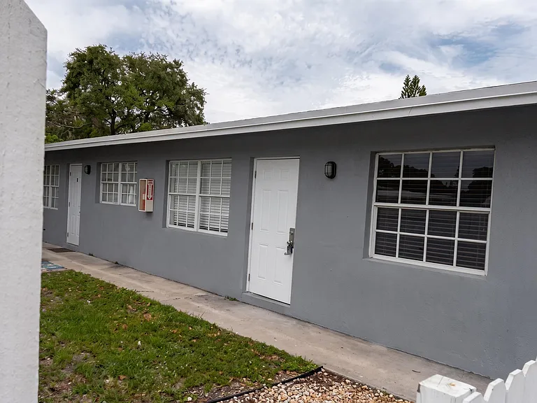 141 NW 4th Ave #3 — Photo 5