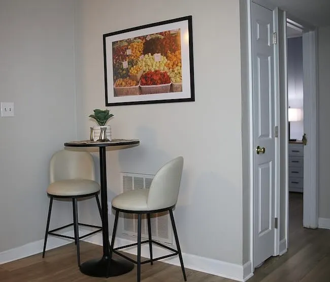 2 bed, 749 sqft, $1,800 — Photo 3