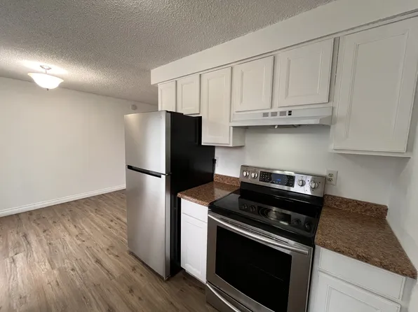 22920 NE Halsey St #5, Troutdale, OR 97060