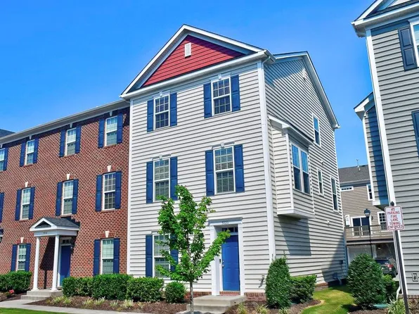 5020 Spinel St, Virginia Beach, VA 23462