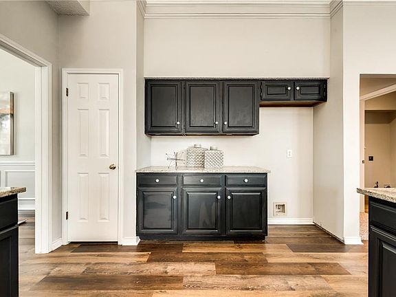 5th image of 10908 Amelina Ln