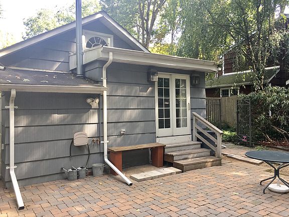 4th image of 73 Everdell Ave