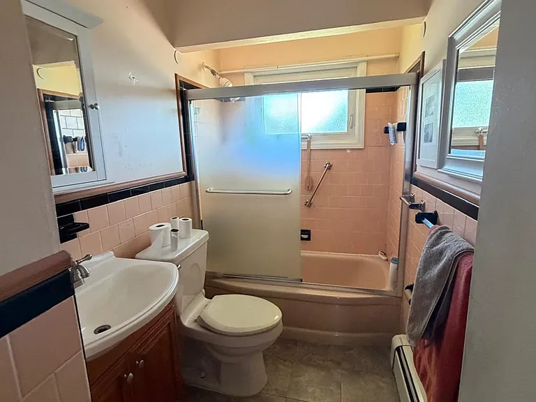 25 Surrey Ln — Photo 4