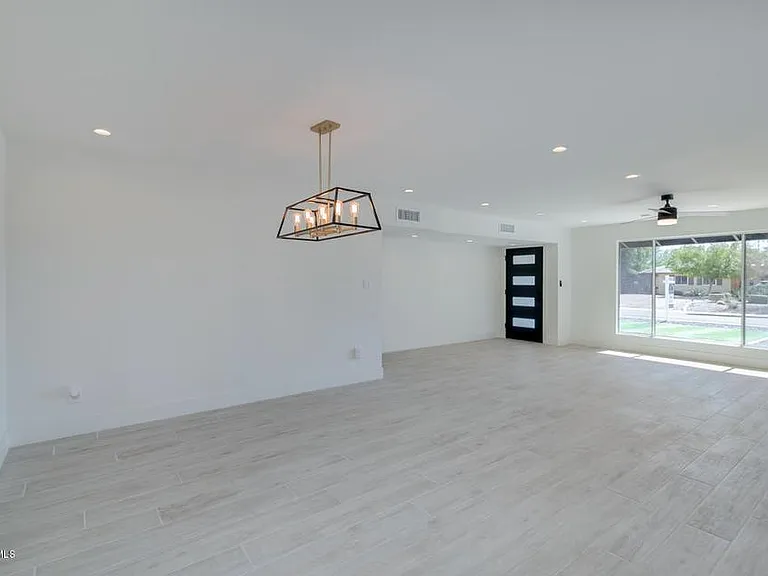 7914 E Hubbell St — Photo 5