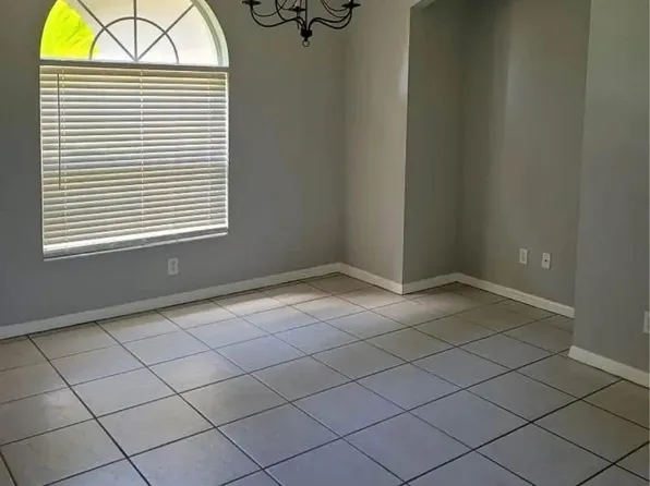1011 Grove Dr, Naples, FL 34120