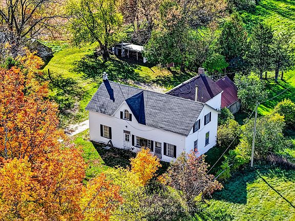 5th image of 334 Silver Maple Rd