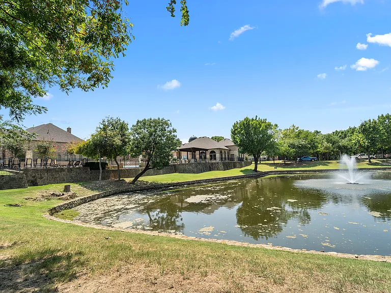 2952 Sheridan Dr — Photo 40