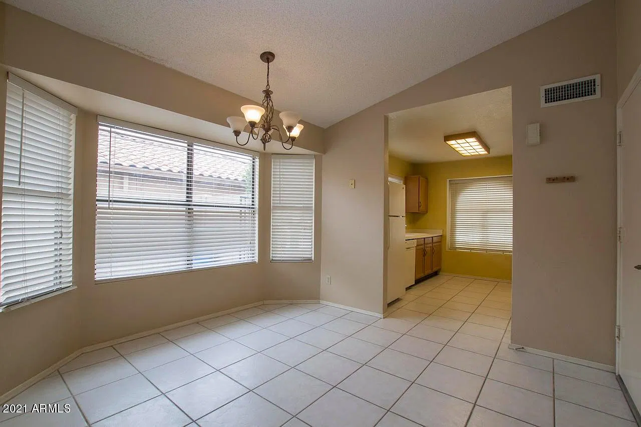 3 bed, 1250 sqft, $2,275 — Photo 2