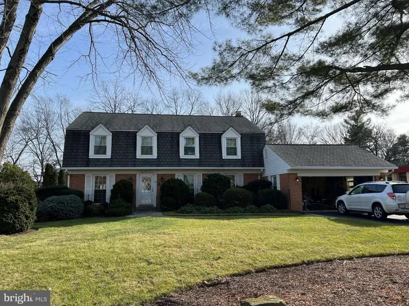 9913 Hall Rd, Rockville, MD 20854