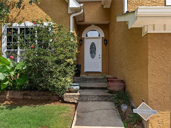 3rd image of 1722 Brandon Lee Way SW