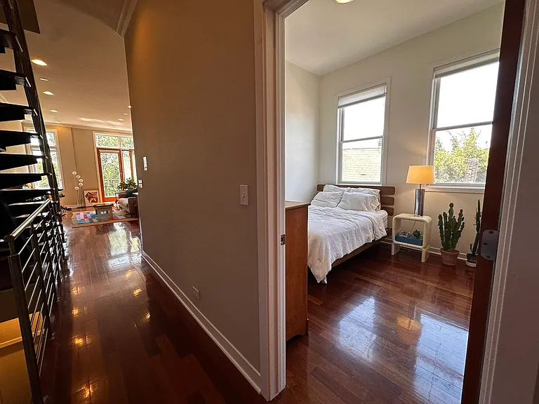 1516 W 19th St #3 — Photo 12