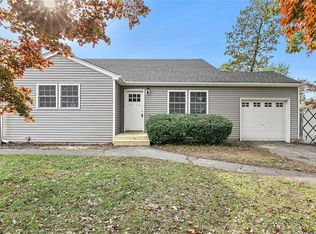 128 W 17th St, Deer Park, NY 11729