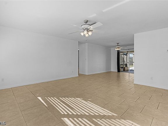 4th image of 311 SW 48th Ter