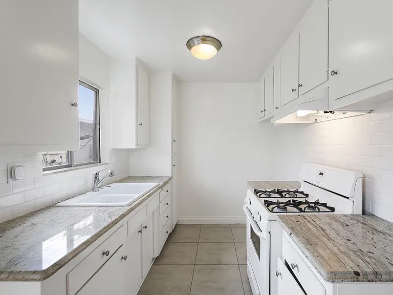 7548 Hampton Ave #205 — Photo 23