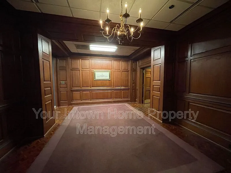 1 bed, 1.0 bath, 879 sqft, $1,650 — Photo 2