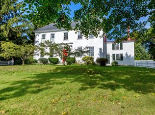 64 Elm St, Topsham, ME 04086