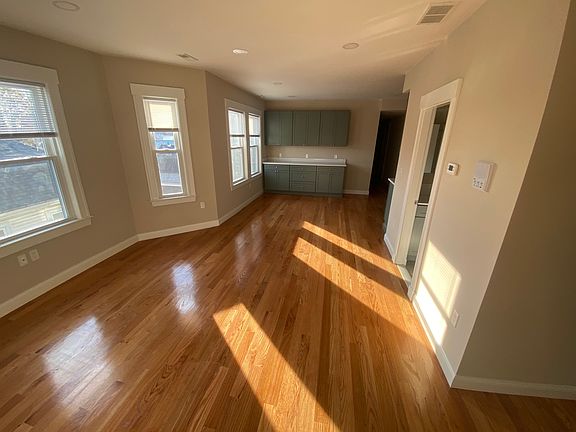 4th image of 42 Almont St APT 1R