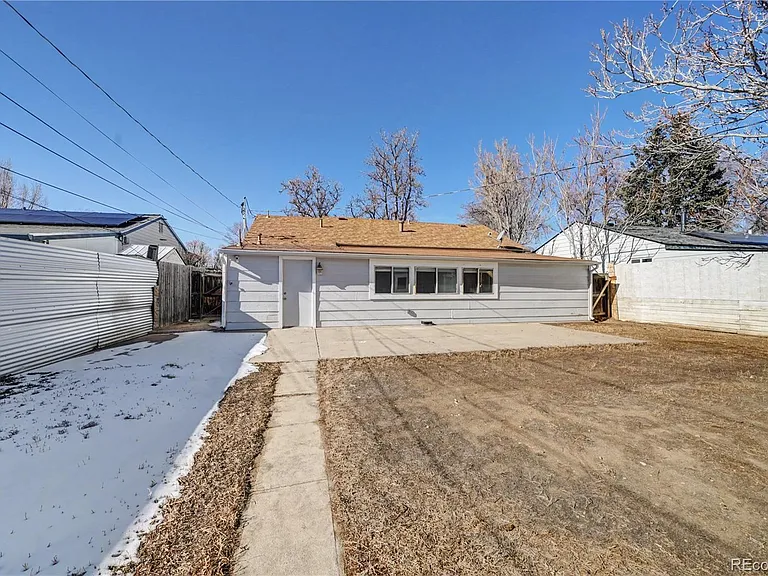 1764 Oakland St — Photo 17