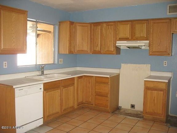 4th image of 20422 N 33rd Ave