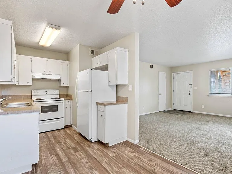 Stoneside Apartments — Photo 50