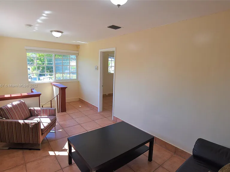 2615 SW 20th St — Photo 6