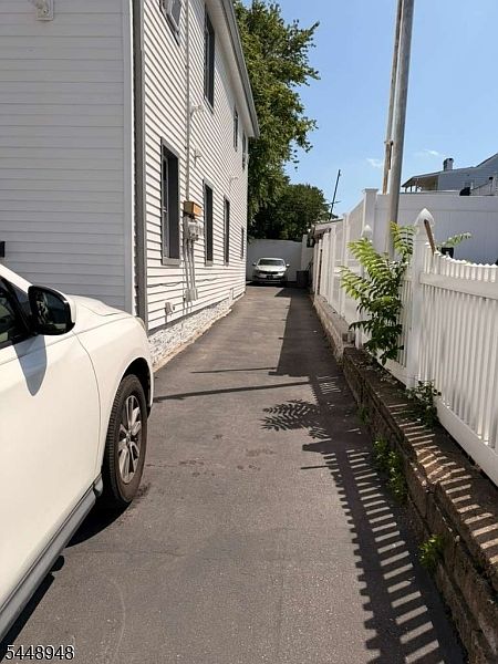 2nd image of 146 20Th Ave