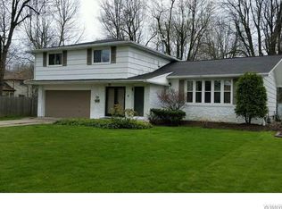 58 Cherrywood Dr, Williamsville, NY