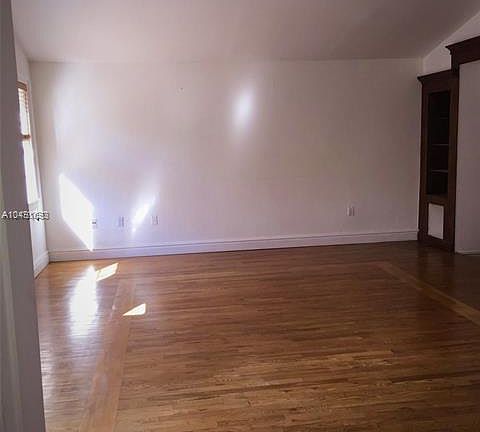4th image of 8926 Emerson Ave #0
