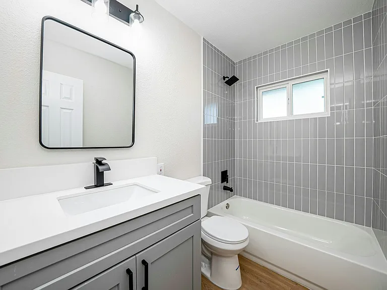 4022 42nd St #3 — Photo 7