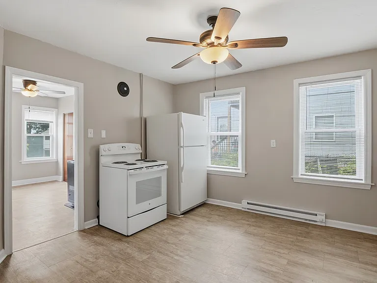 6 Oswald St #1 — Photo 12