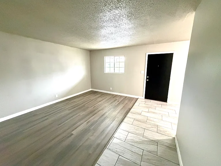 324 Altitude Dr #16 — Photo 3