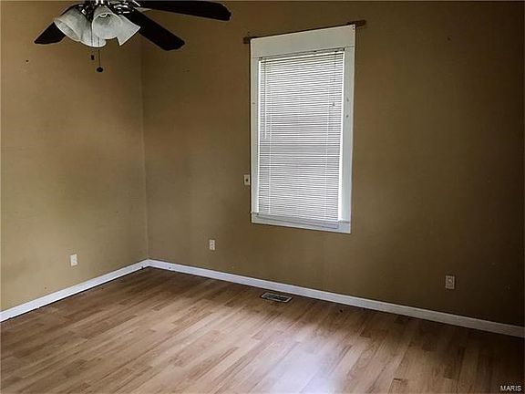 5th image of 502 E Illinois St