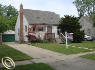 158 Charlevoix St, Clawson, MI 48017