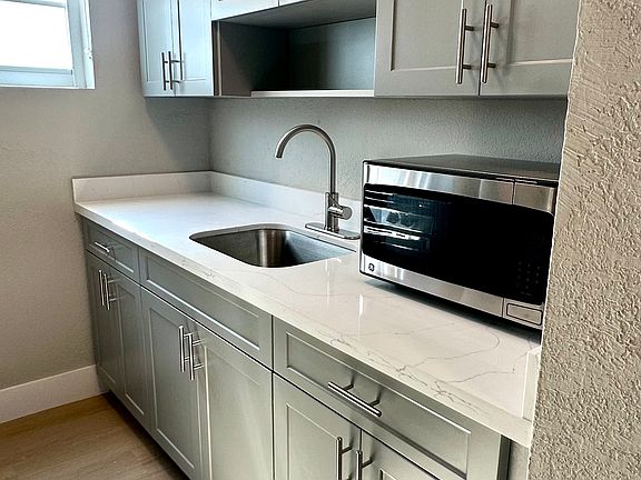5th image of 715 Michigan Ave APT 3