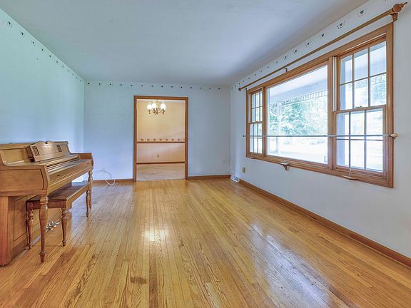 3rd image of 6813 Karyn Dr