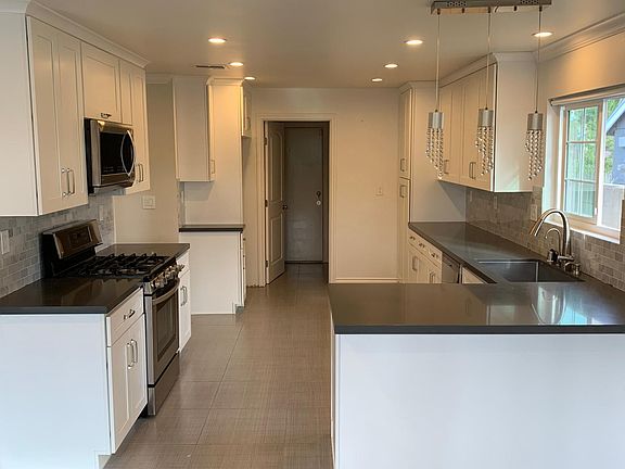 4th image of 7859 Goodland Ave