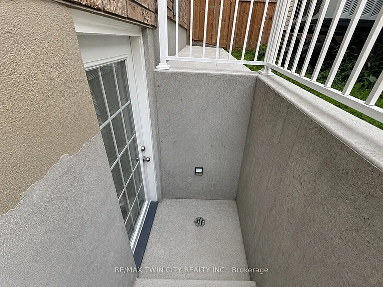 166 Ladyslipper Dr #BASEMENT — Photo 3